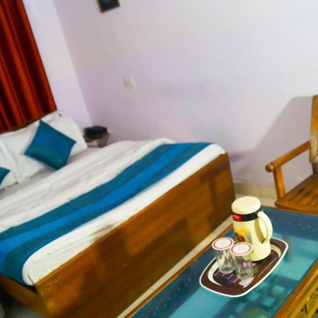 Hotel Maharaja Continental - ニューデリー エクステリア 写真